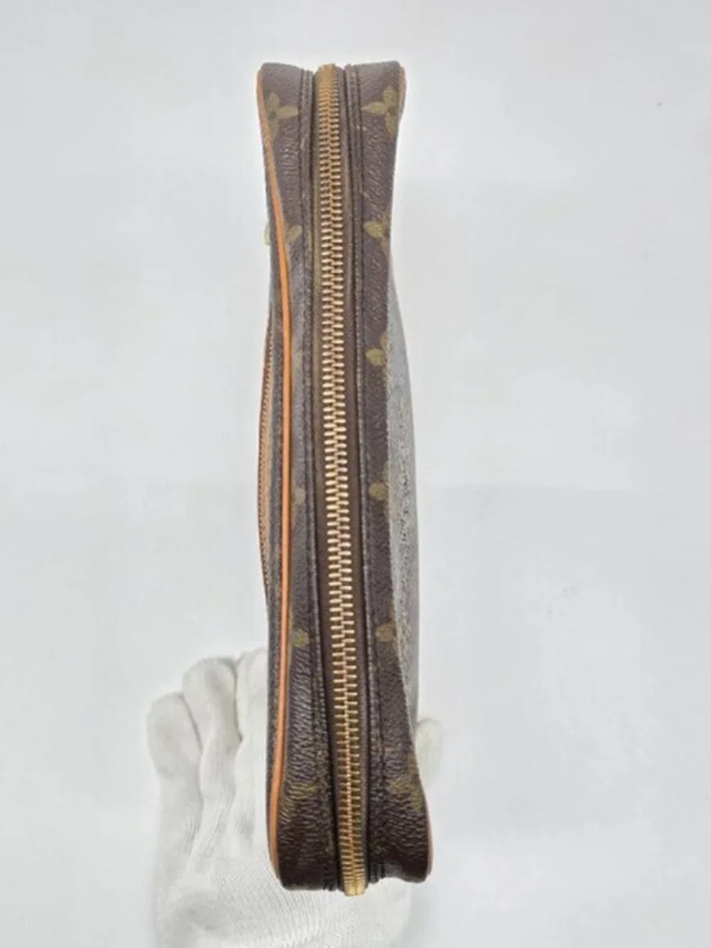 Louis Vuitton classic louis